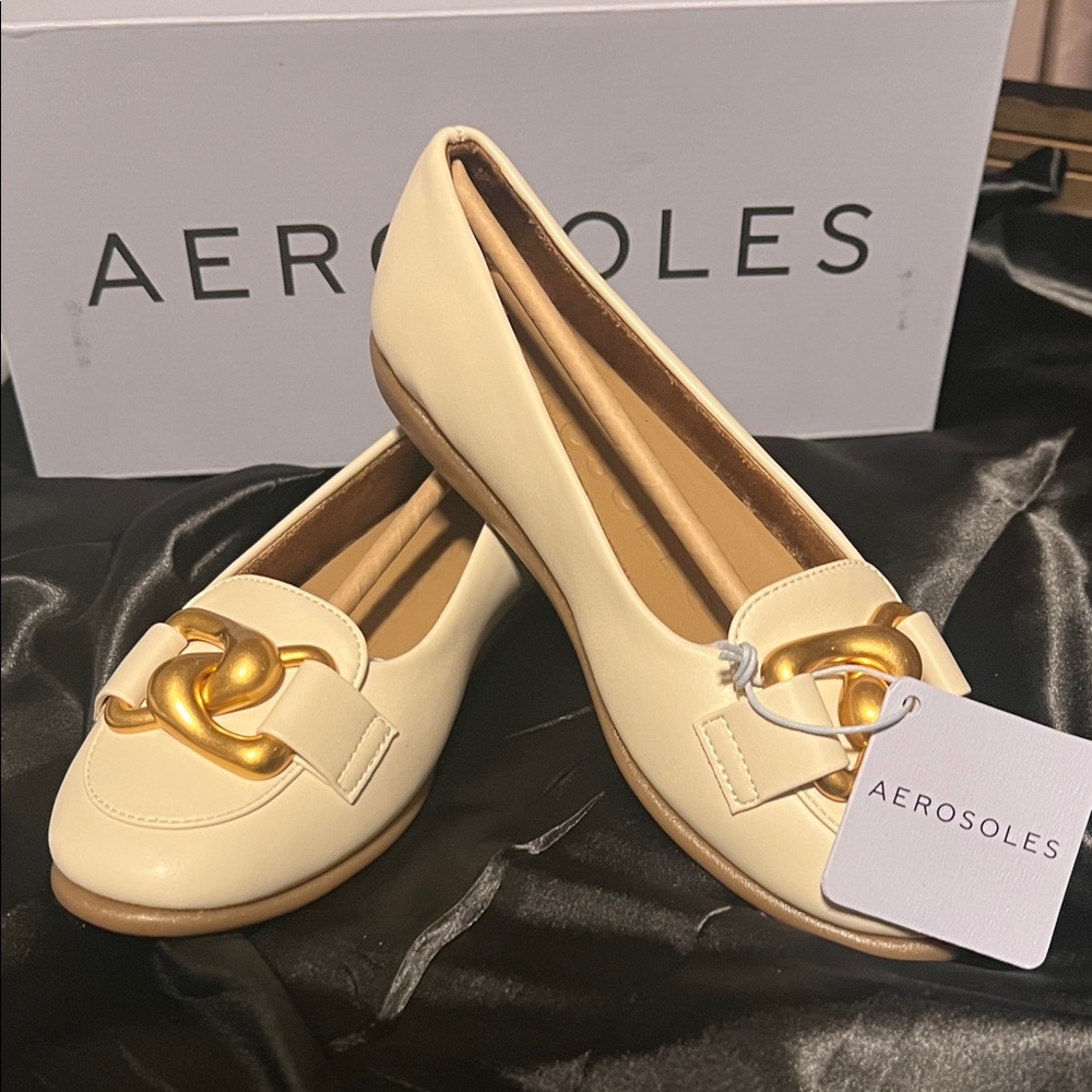 AEROSOLES Women's Cream Flats with Gold Details